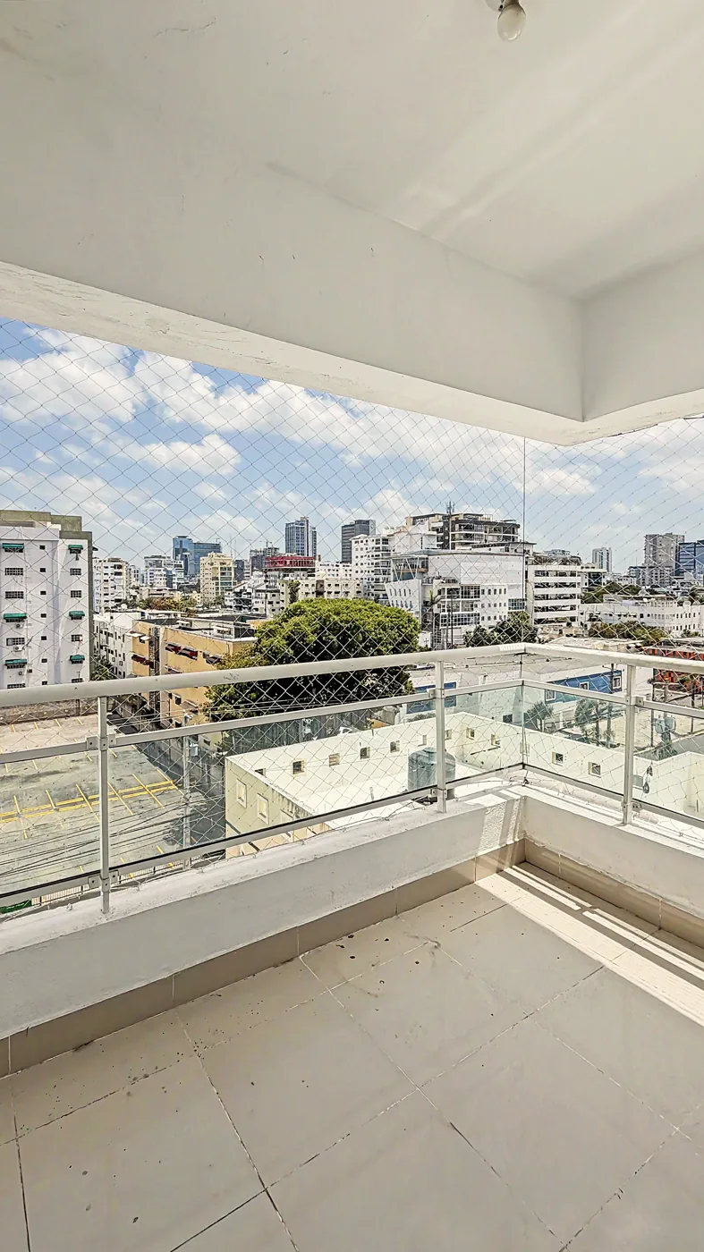 Balcón con vista a la ciudad, mejora fiel
